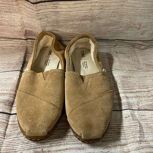 TOMS Women’s Tan Suede Shoes